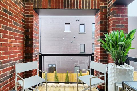 Photo 24 at 31 Naughton Drive, Westbrook, Richmond Hill