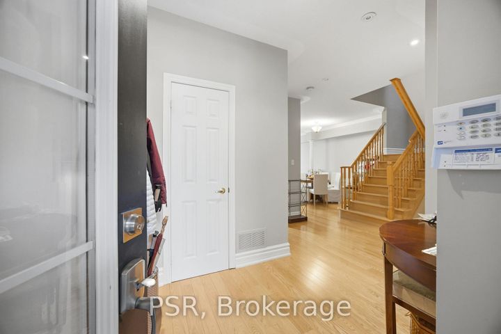 Photo 3 at 35 - 2000 The Collegeway, Erin Mills, Mississauga