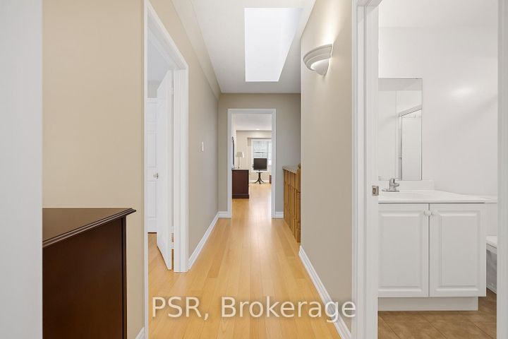 Photo 26 at 35 - 2000 The Collegeway, Erin Mills, Mississauga