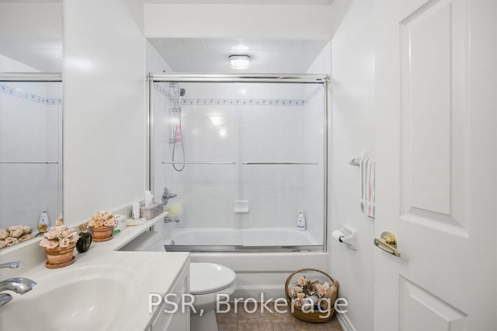 Photo 27 at 35 - 2000 The Collegeway, Erin Mills, Mississauga