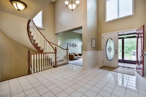 Photo 5 at 54 Cityview Circle, Holly, Barrie