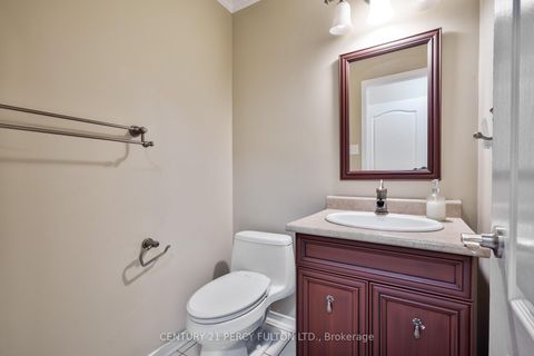 Photo 15 at 54 Cityview Circle, Holly, Barrie