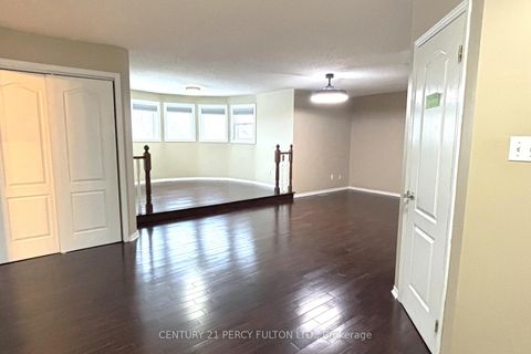 Photo 20 at 54 Cityview Circle, Holly, Barrie