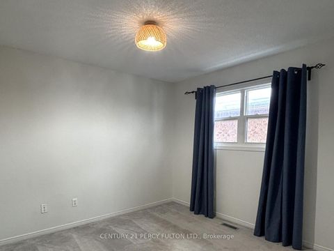 Photo 25 at 54 Cityview Circle, Holly, Barrie