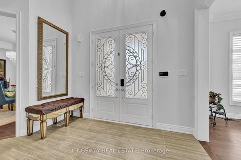 Photo 4 at 70 Bond Crescent, Oak Ridges, Richmond Hill