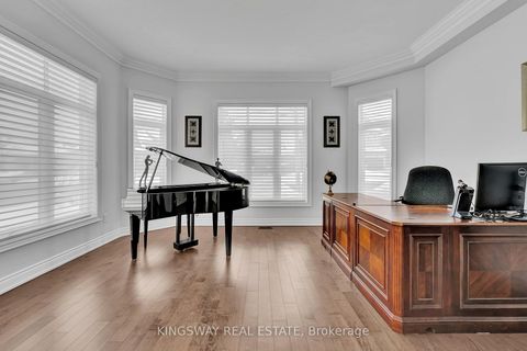 Photo 5 at 70 Bond Crescent, Oak Ridges, Richmond Hill