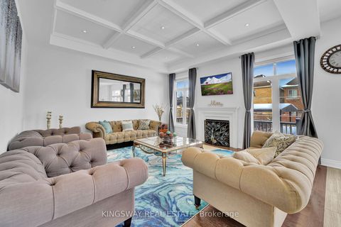 Photo 12 at 70 Bond Crescent, Oak Ridges, Richmond Hill