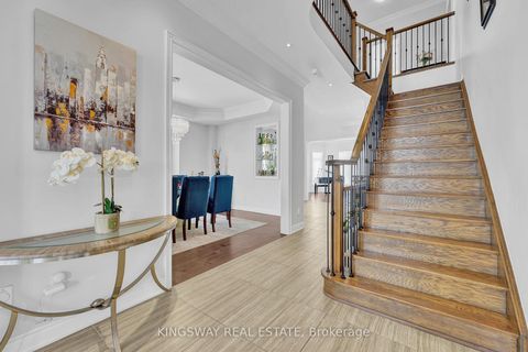 Photo 15 at 70 Bond Crescent, Oak Ridges, Richmond Hill