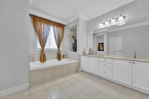 Photo 18 at 70 Bond Crescent, Oak Ridges, Richmond Hill