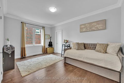 Photo 25 at 70 Bond Crescent, Oak Ridges, Richmond Hill