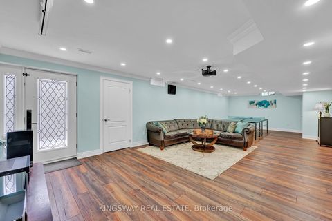 Photo 29 at 70 Bond Crescent, Oak Ridges, Richmond Hill