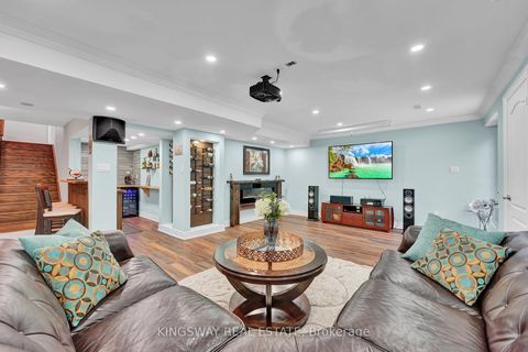 Photo 31 at 70 Bond Crescent, Oak Ridges, Richmond Hill