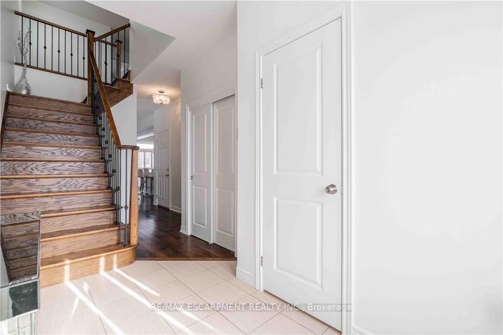 Photo 4 at 12 - 90 RAYMOND Road N, Meadowlands, Hamilton