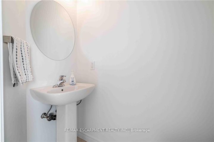 Photo 5 at 12 - 90 RAYMOND Road N, Meadowlands, Hamilton