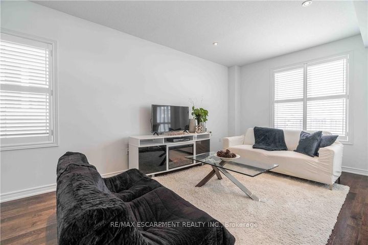 Photo 8 at 12 - 90 RAYMOND Road N, Meadowlands, Hamilton