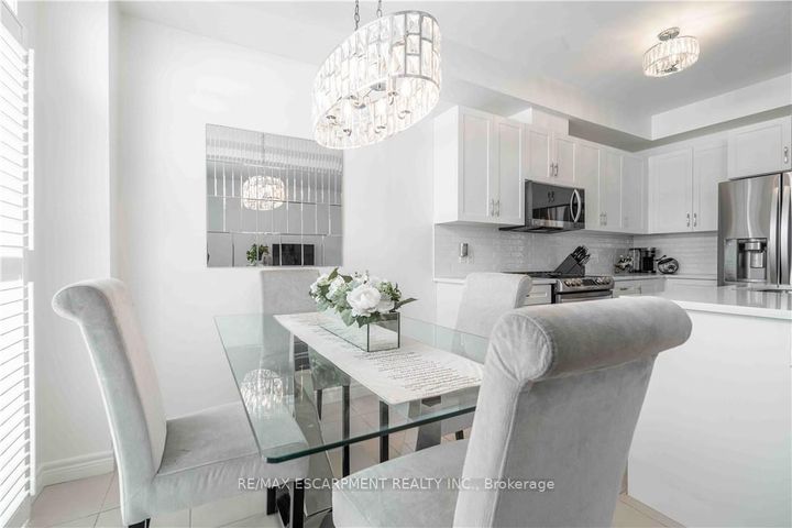 Photo 12 at 12 - 90 RAYMOND Road N, Meadowlands, Hamilton