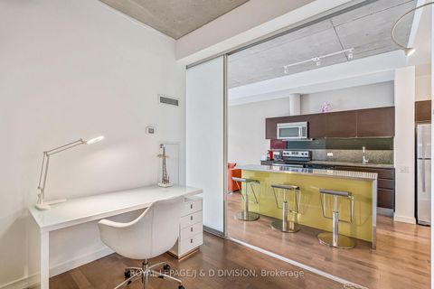 Photo 10 at 314 - 70 Distillery Lane, Waterfront Communities C8, Toronto