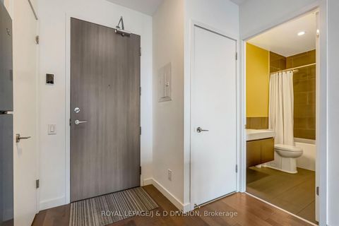 Photo 17 at 314 - 70 Distillery Lane, Waterfront Communities C8, Toronto