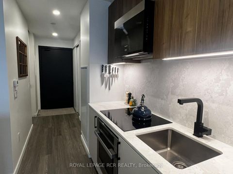 Photo 3 at 321 - 689 The Queensway, Queensway, Toronto