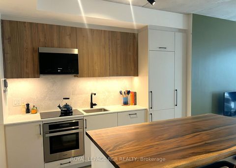 Photo 5 at 321 - 689 The Queensway, Queensway, Toronto