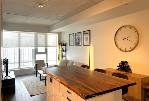 Photo 7 at 321 - 689 The Queensway, Queensway, Toronto