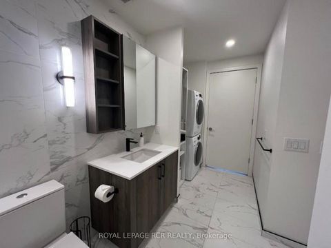 Photo 14 at 321 - 689 The Queensway, Queensway, Toronto