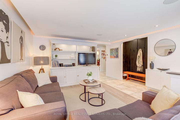 Photo 6 at 268 Britannia Avenue, Bradford, Bradford West Gwillimbury