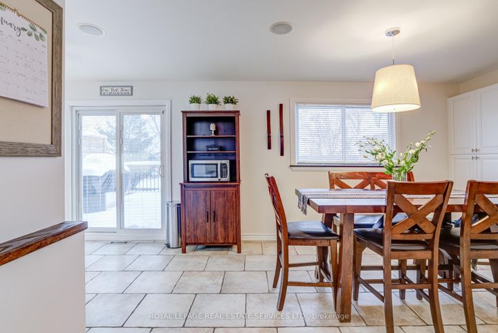 Photo 8 at 268 Britannia Avenue, Bradford, Bradford West Gwillimbury