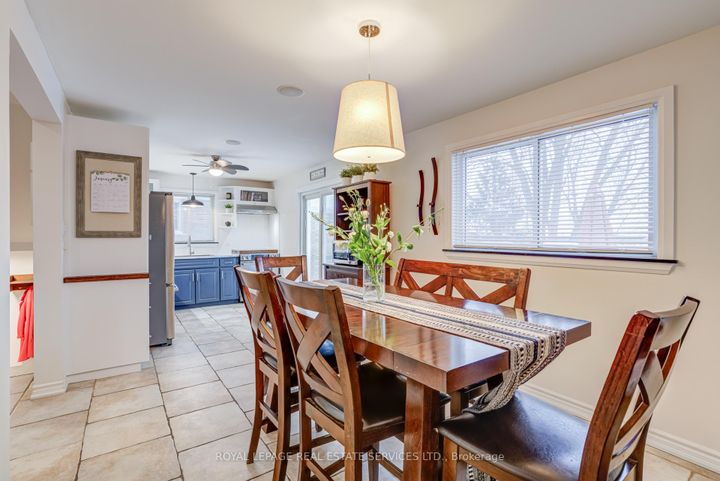 Photo 11 at 268 Britannia Avenue, Bradford, Bradford West Gwillimbury