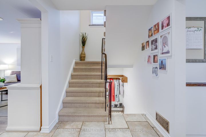 Photo 18 at 268 Britannia Avenue, Bradford, Bradford West Gwillimbury