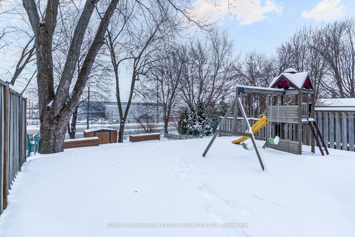 Photo 33 at 268 Britannia Avenue, Bradford, Bradford West Gwillimbury