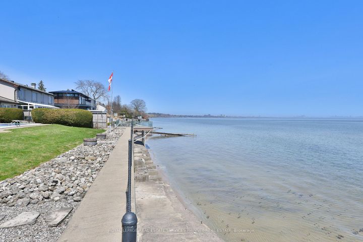 Photo 15 at 1460 Watersedge Road, Clarkson, Mississauga