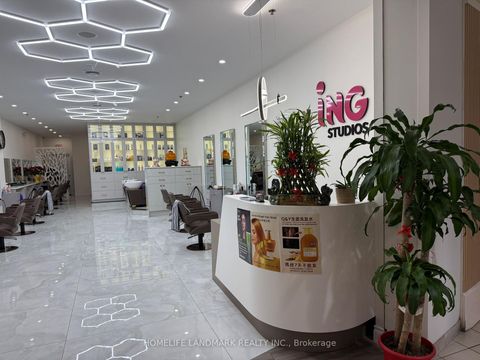 Photo 2 at 152 - 2900 Warden Avenue, L'Amoreaux, Toronto