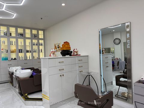 Photo 12 at 152 - 2900 Warden Avenue, L'Amoreaux, Toronto