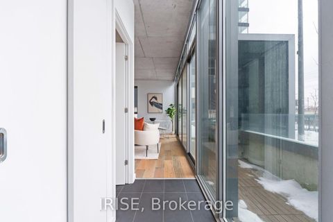 Photo 4 at 201 - 32 Trolley Crescent, Moss Park, Toronto