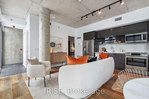 Photo 10 at 201 - 32 Trolley Crescent, Moss Park, Toronto