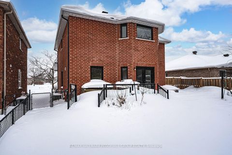 Photo 19 at 27 McAvoy Drive, Edgehill Drive, Barrie