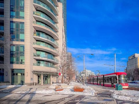 Photo 1 at 1601 - 600 Fleet Street, Niagara, Toronto