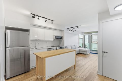 Photo 5 at 1601 - 600 Fleet Street, Niagara, Toronto