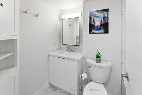 Photo 17 at 1601 - 600 Fleet Street, Niagara, Toronto