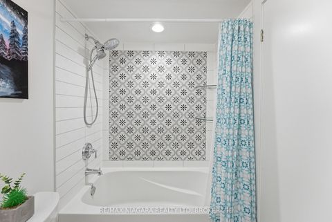 Photo 18 at 1601 - 600 Fleet Street, Niagara, Toronto