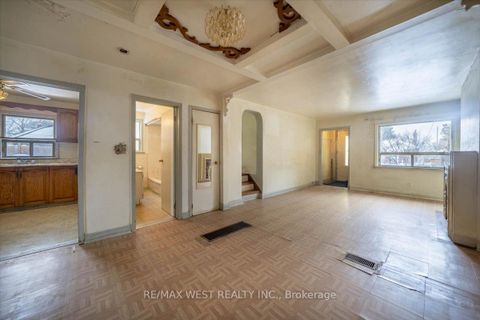 Photo 3 at 44 Seventeenth Street, New Toronto, Toronto