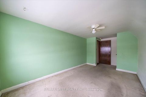 Photo 5 at 44 Seventeenth Street, New Toronto, Toronto