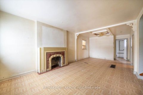 Photo 7 at 44 Seventeenth Street, New Toronto, Toronto