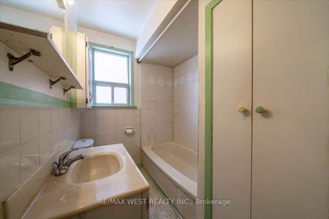 Photo 12 at 44 Seventeenth Street, New Toronto, Toronto