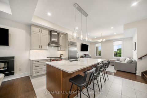 Photo 11 at 9392 Bayview Avenue, Observatory, Richmond Hill