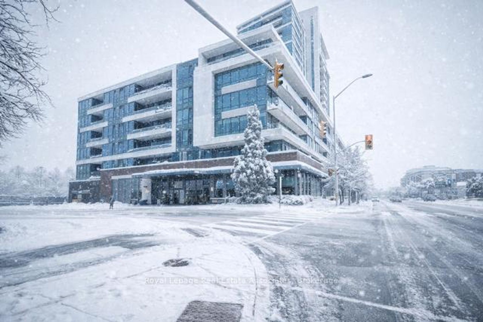 609 - 1 Hurontario Street, Port Credit, Mississauga 