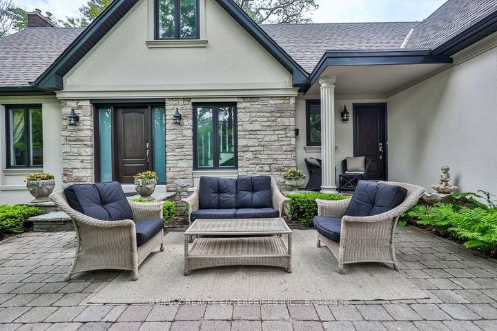 Photo 6 at 208 Mineola Road W, Mineola, Mississauga