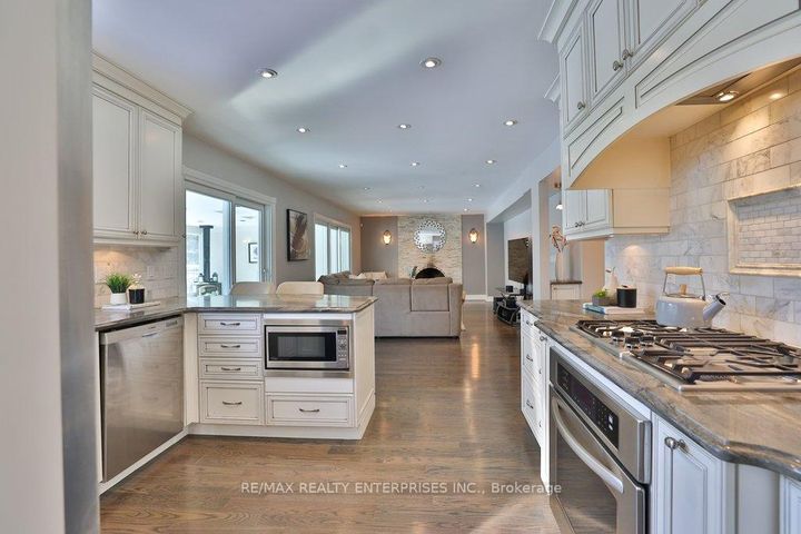 Photo 16 at 208 Mineola Road W, Mineola, Mississauga