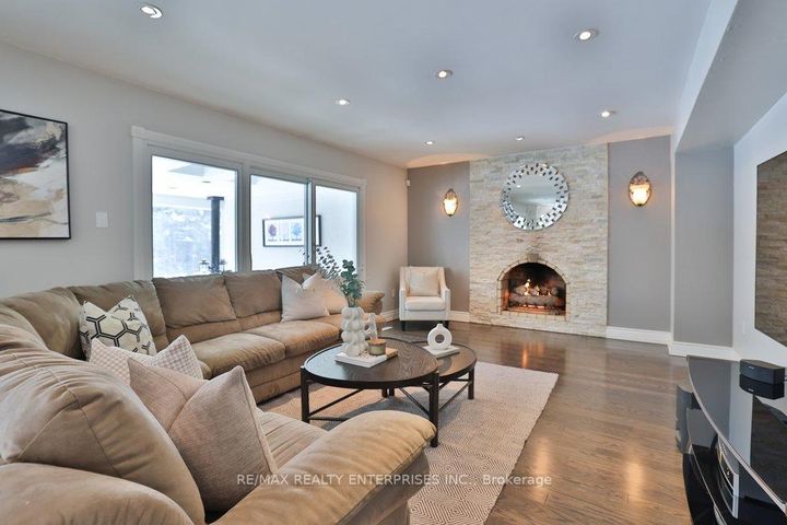 Photo 17 at 208 Mineola Road W, Mineola, Mississauga